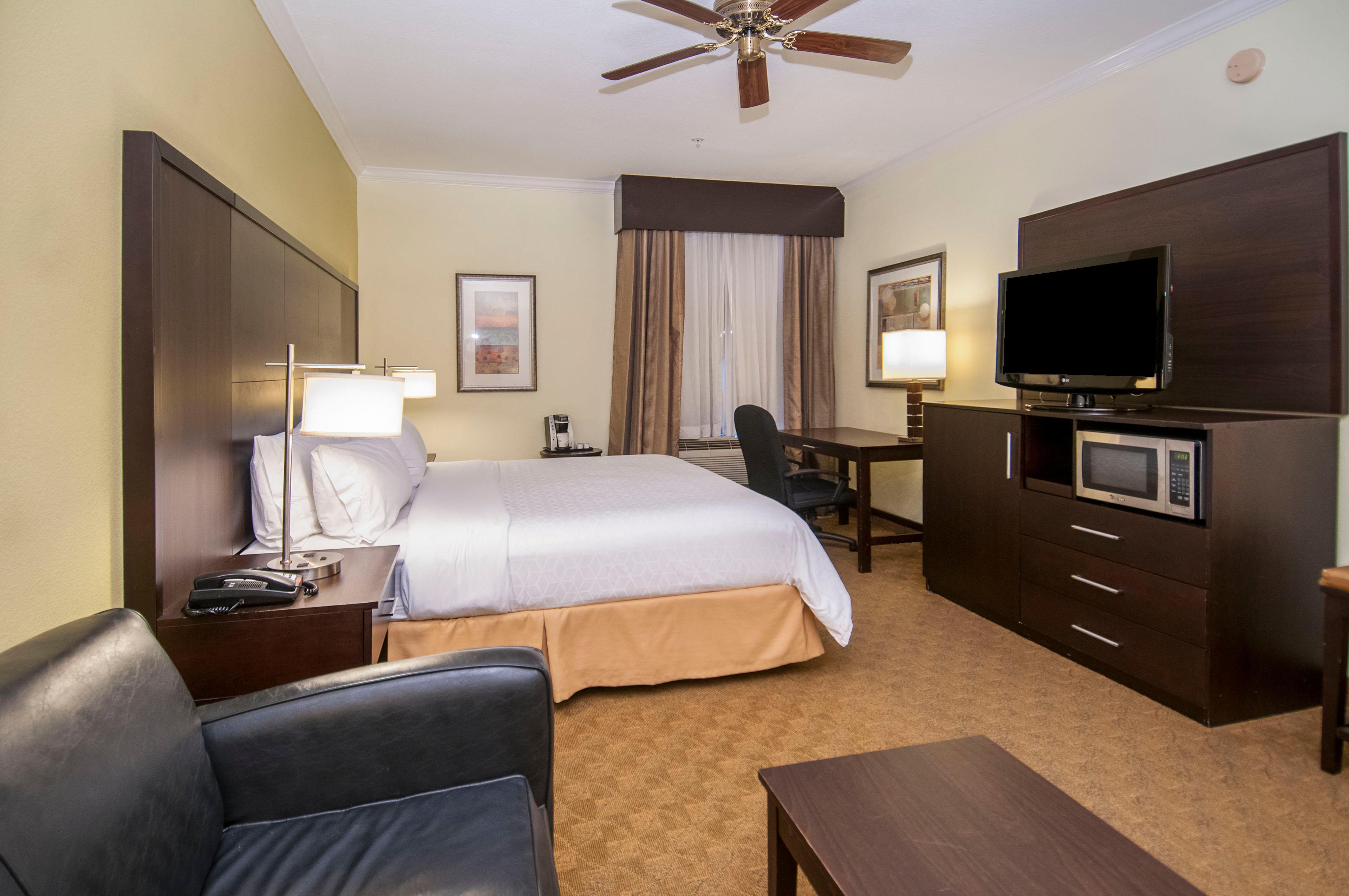 Holiday Inn Express Hotel & Suites Houston North Intercontinental By Ihg Exterior foto