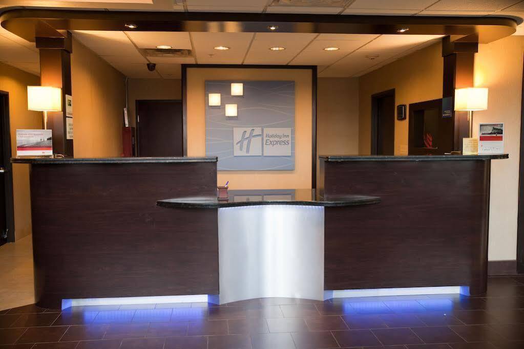 Holiday Inn Express Hotel & Suites Houston North Intercontinental By Ihg Exterior foto